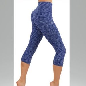 Variegated Blue Two Tone Seamless Capri Leggings Size S/M